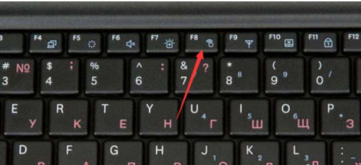电脑黑屏按了f8之后按什么键,电脑黑屏了按哪个键恢复
